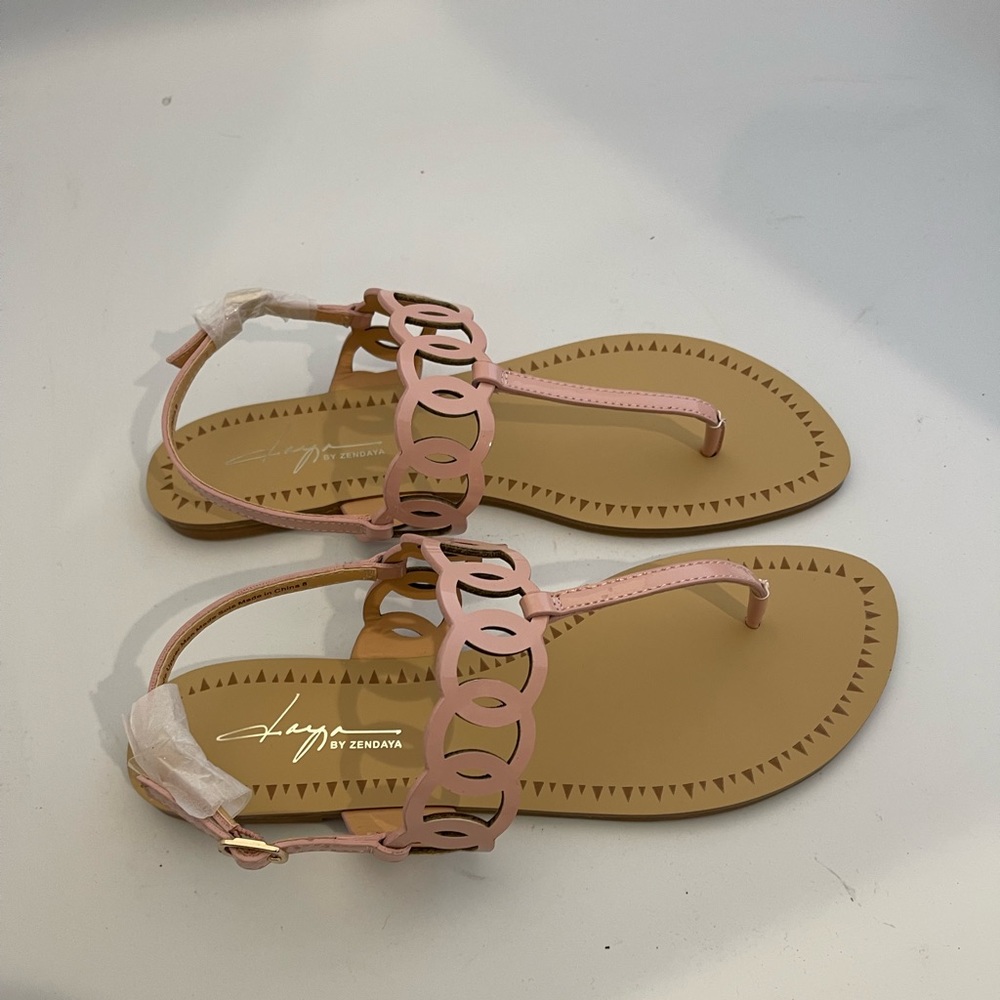Daya by Zendaya Mallory Flat Thong Sandals - Picture 2 of 6